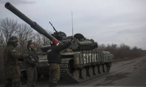 Τέσσερις Ουκρανοί στρατιώτες νεκροί από οβίδα