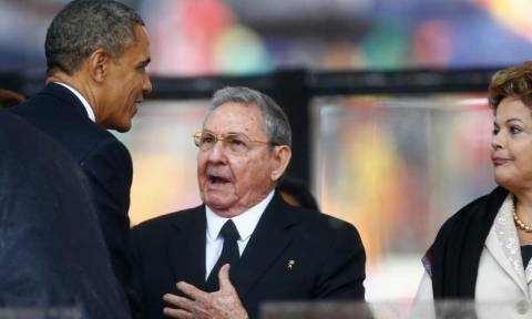 Ιστορική συνάντηση μεταξύ Ομπάμα και Κάστρο