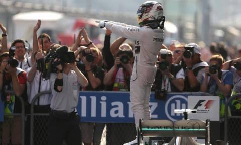 Grand Prix Κίνας: Ο Hamilton ξανά στην πρώτη θέση (photos)
