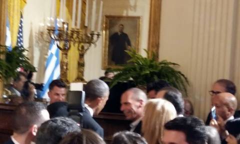 Συνομιλία 12 λεπτών μεταξύ Ομπάμα και Βαρουφάκη στο Λευκό Οίκο (pics)