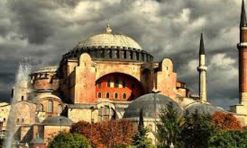 Νέα πρόκληση: Οι Τούρκοι ετοιμάζουν τελετή στη Αγία Σοφία