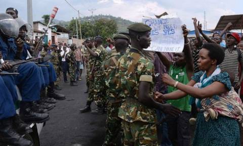 Μπουρούντι: Έκαψαν ζωντανό άνδρα κατά τη διάρκεια διαδηλώσεων