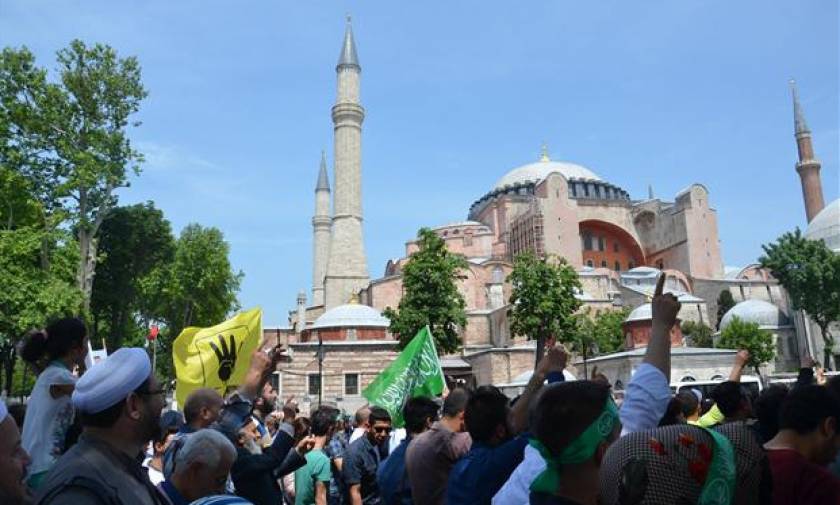 Hurriyet: Συλλαλητήριο στην Πόλη για να γίνει ξανά τζαμί η Αγιά Σοφιά