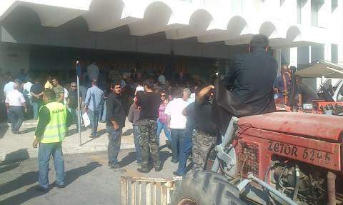 Ηράκλειο: Διακόπηκε η δίκη των 73 αγροτών για την κατάληψη στο αεροδρόμιο