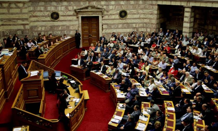 Greek parliament approves motion to hold referendum on July 5