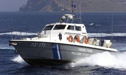 Αίγινα: Προσάραξη πλοίου σε βραχώδη περιοχή