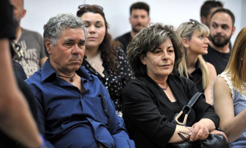 Οικογένεια Παύλου Φύσσα προς το δικαστήριο: Ποιος είναι ο αρχηγός της εγκληματικής οργάνωσης;