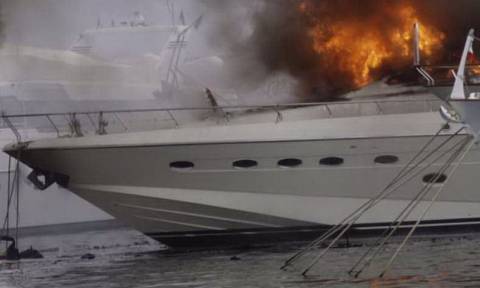 Βυθίστηκε θαλαμηγός στη Ζέα μετά από εκδήλωση πυρκαγιάς