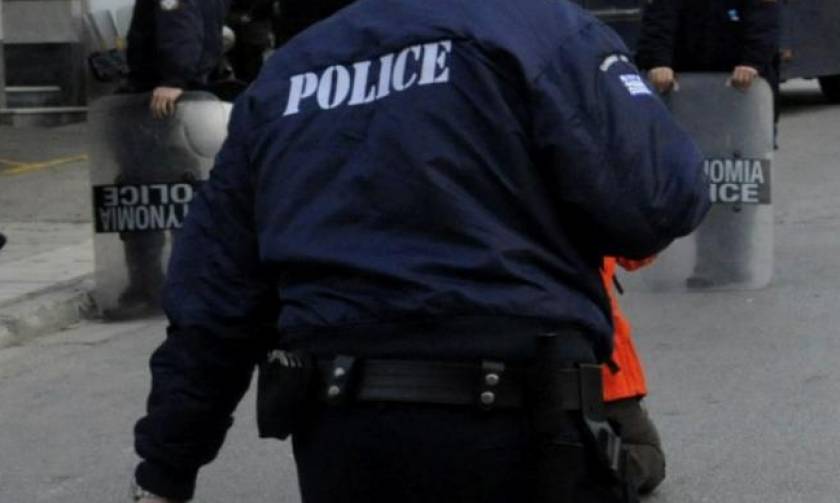 Ρέθυμνο: Συγκέντρωση στο δημαρχείο με αφορμή καταγγελία για αστυνομική βία