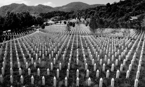 Βοσνία: 20η επέτειος σήμερα από τη σφαγή στη Σρεμπρένιτσα