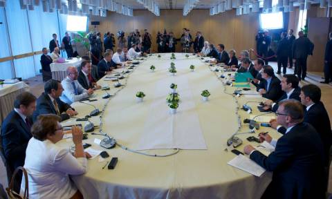 LIVE BLOG – CHAT: Σύνοδος Κορυφής - Εκτός τελικού κειμένου το Grexit - Μαραθώνιες διαβουλεύσεις