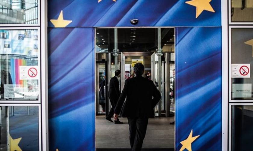 Ευρωπαϊκή Επιτροπή: Αναδιάρθρωση βλέπει η ανάλυση της βιωσιμότητας του ελληνικού χρέους
