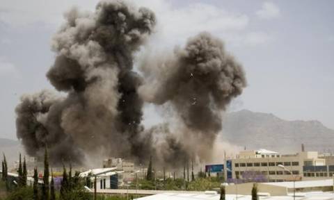 Υεμένη: Δεκάδες άμαχοι σκοτώθηκαν από βομβαρδισμούς στο Άντεν