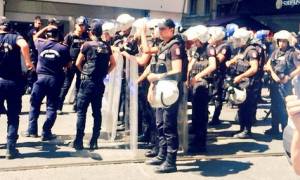 Ένας αστυνομικός νεκρός από τις βίαιες συγκρούσεις στην Κωνσταντινούπολη