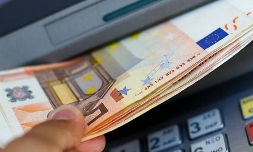 Capital Controls: Τι αλλάζει στις αναλήψεις μετρητών από ATM και γκισέ