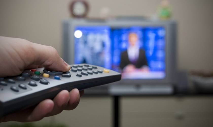 Τι πρέπει να κάνει η κυβέρνηση με τις τηλεοπτικές άδειες;