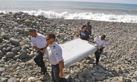 Πτήση ΜΗ370: Σύντομα οι απαντήσεις για τμήμα των συντριμμιών που εντοπίστηκε