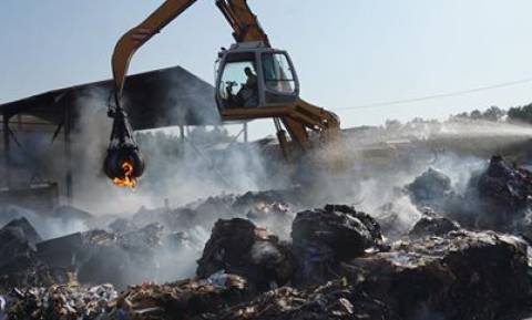 Λέσβος: Φωτιά σε εργοστάσιο ανακύκλωσης