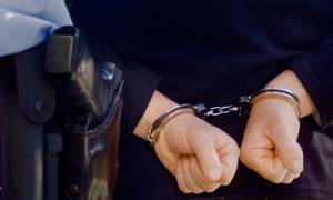 Καλαμάτα: 21χρονος κατηγορείται για τέσσερις κλοπές σε οχήματα και κατάστημα στη Μεσσηνία