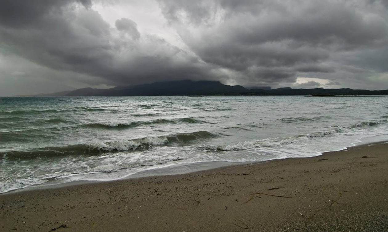 Κακοκαιρία: Ώρες αγωνίας για τον αγνοούμενο στη Σαλαμίνα