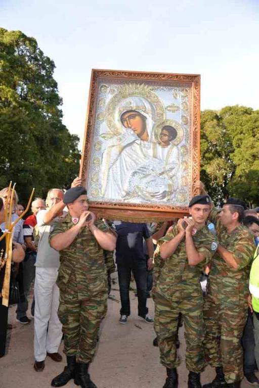 Η εικόνα της Παναγίας της Παραμυθίας στην Πάτρα (pics)