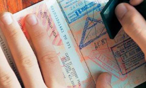 Συνελήφθη 32χρονος που έλαβε δέμα γεμάτο με… πλαστά διαβατήρια