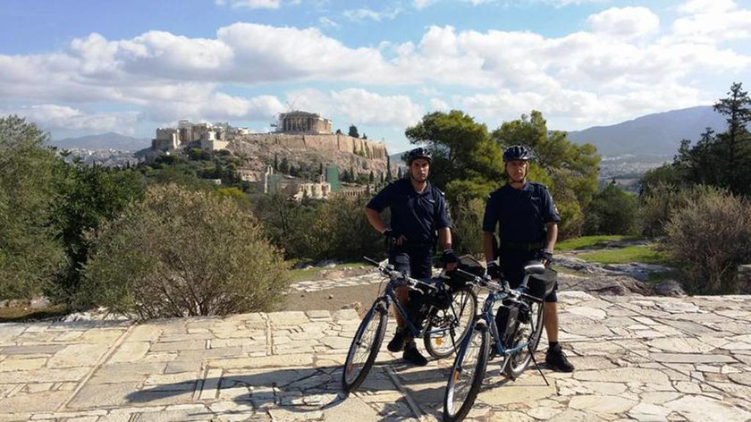 Ξεκίνησαν οι περιπολίες αστυνομικών με ποδήλατα σε Αθήνα και Θεσσαλονίκη (pics)