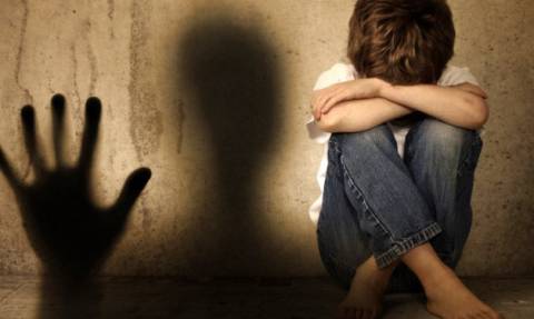 Φρίκη στον Τύρναβο - Νεαρός έδεσε, φίμωσε και βίασε τον 12χρονο ανιψιό του