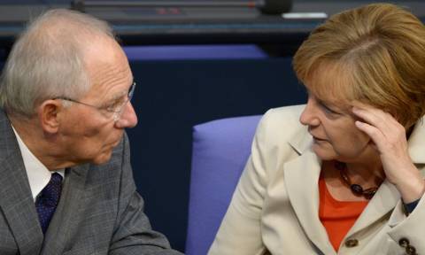 Spiegel: Ο Σόιμπλε δεν πρόκειται να κάνει πραξικόπημα εις βάρος της Μέρκελ