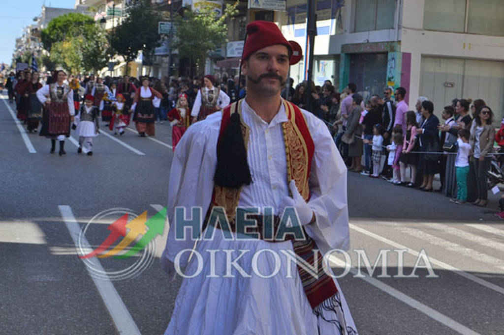 Πύργος: Γιατί τράβηξε όλα τα βλέμματα ο «μουστακαλής» της παρέλασης (photo)