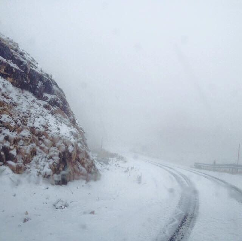 Άσπρισε ο Παρνασσός - Ήρθαν τα πρώτα χιόνια (photos)