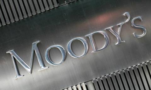 Moody’s: Δεν έχει περάσει ο κίνδυνος του Grexit