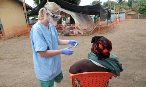 Λήξη της επιδημίας του Έμπολα στη Σιέρα Λεόνε – Κόστισε τη ζωή σε 4.000 ανθρώπους