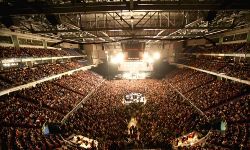Εκκενώνεται και ο συναυλιακός χώρος TUI-Arena στο Ανόβερο