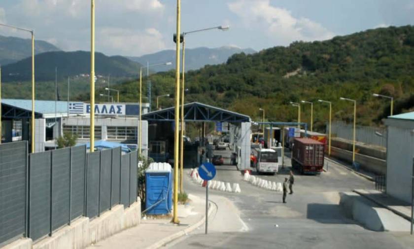 Ιωάννινα: Συνελήφθη Αλβανός στο τελωνείο Κακκαβιάς με 54 κιλά χασίς (pics)