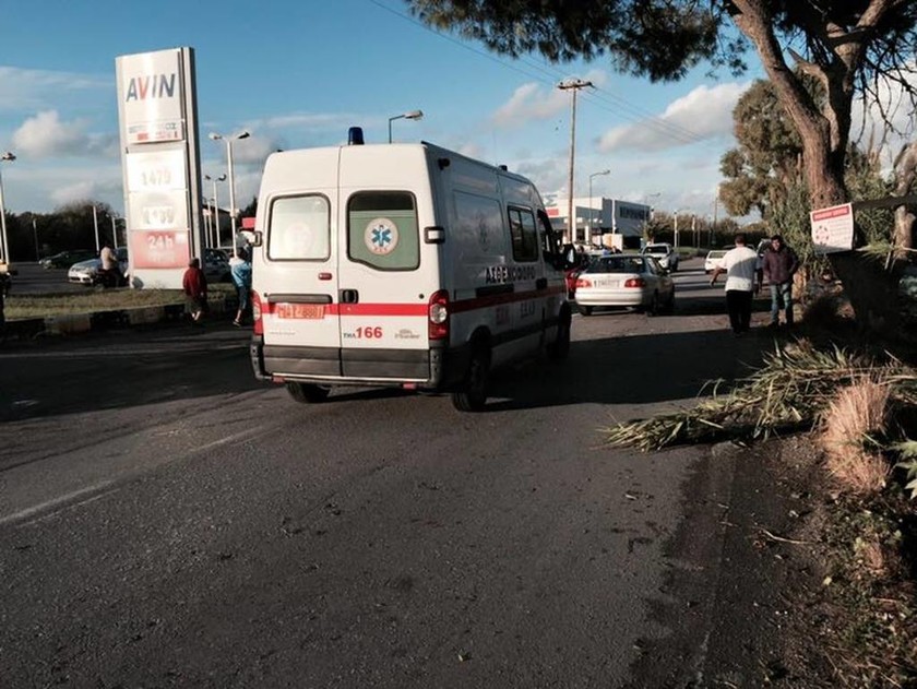 Νέο τροχαίο στην Ρόδο: Αυτοκίνητο κατέληξε σε καλαμιές μετά από τρελή πορεία (pics)