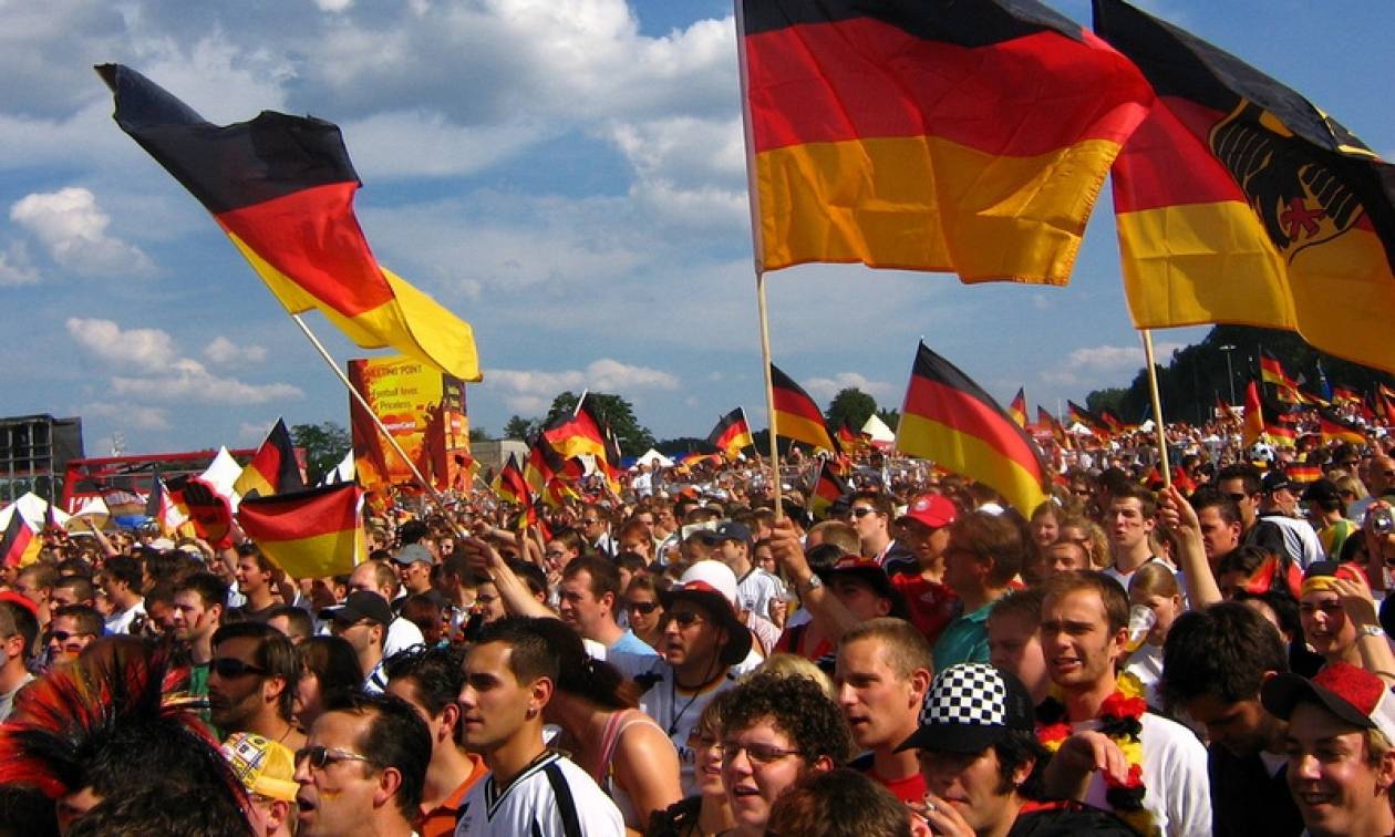 Население германий. Состояние населения Германии. Population of Germany. Население ФРГ картинки. Население Германии народы и ТД.