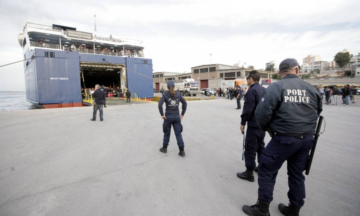 Πειραιάς: Σύλληψη 18χρονου που είχε «ξαφρίσει» επιβάτες πλοίου!