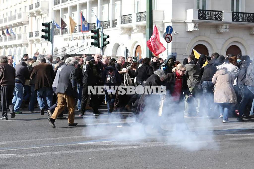 Τα επεισόδια στο Σύνταγμα μέσα από φωτογραφίες (photos)