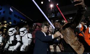 «Έσπασε» ταμεία το νέο «Star Wars»: Ρεκόρ εισπράξεων την πρώτη μέρα προβολής