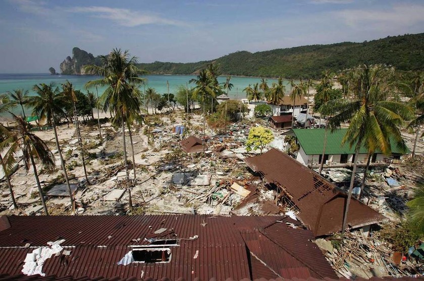 Έντεκα χρόνια από το φονικό τσουνάμι που συγκλόνισε τον κόσμο (photos&video) 