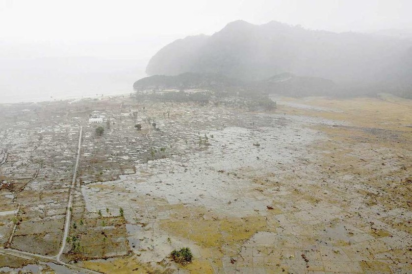 Έντεκα χρόνια από το φονικό τσουνάμι που συγκλόνισε τον κόσμο (photos&video) 