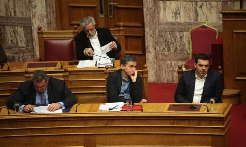 2016: Χρονιά στρωμένη με «αγκάθια» για την κυβέρνηση ΣΥΡΙΖΑ-ΑΝΕΛ
