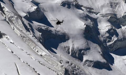 Τραγωδία στις Άλπεις: Τρεις νεκροί από χιονοστιβάδα (pics+vid)