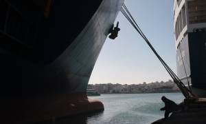Ποια δρομολόγια πλοίων αναβάλλονται λόγω κακοκαιρίας