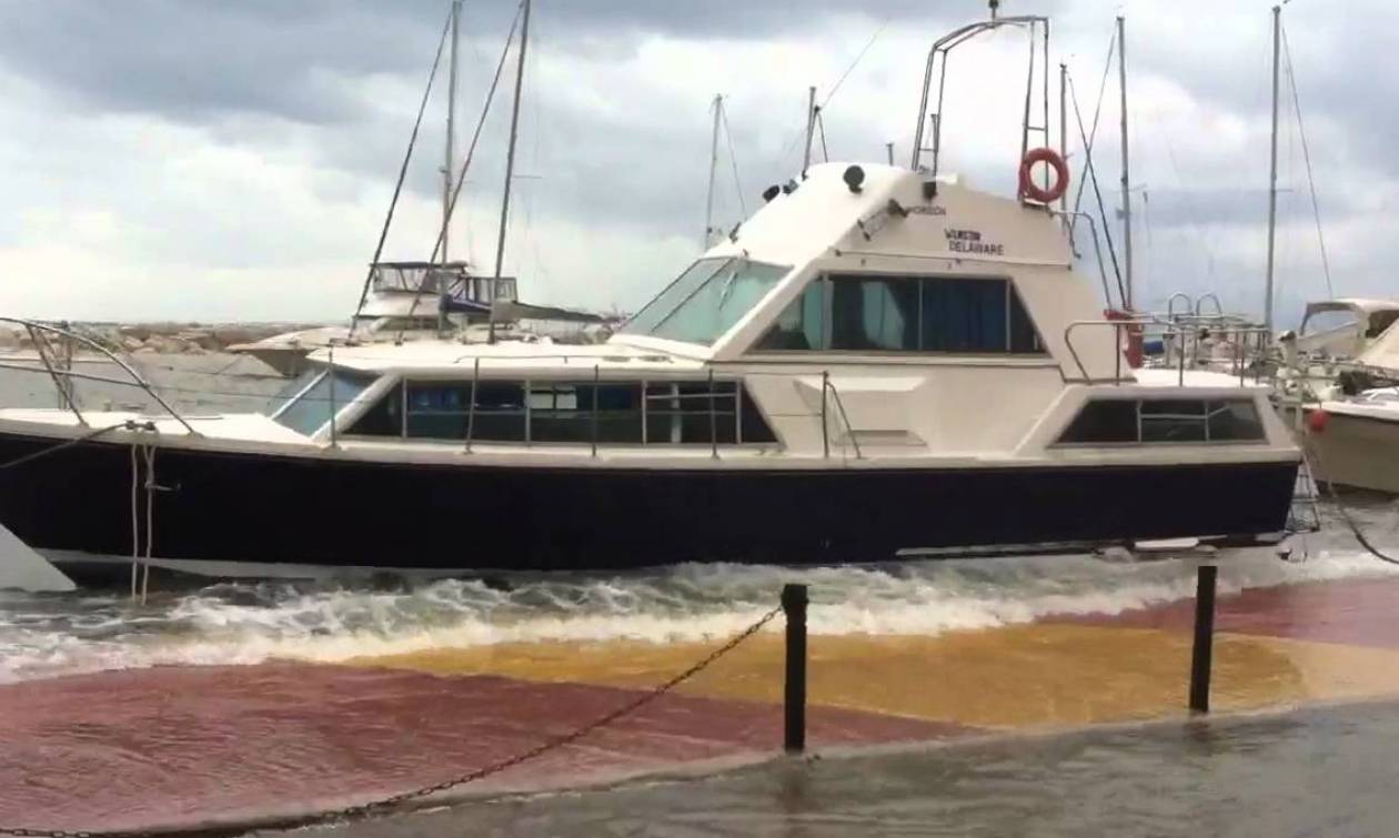 Προσκρούσεις σκαφών και πλοίων λόγω ισχυρών ανέμων