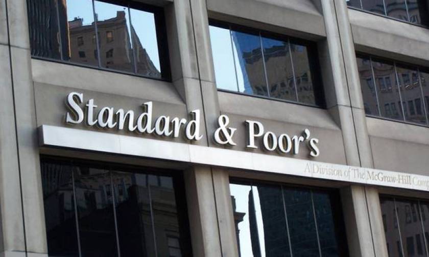 Standard and Poor's: Αναβάθμισε την ελληνική οικονομία