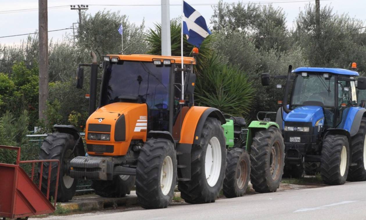 Περισσότερα από 650 τρακτέρ στο μπλόκο των Μικροθηβών