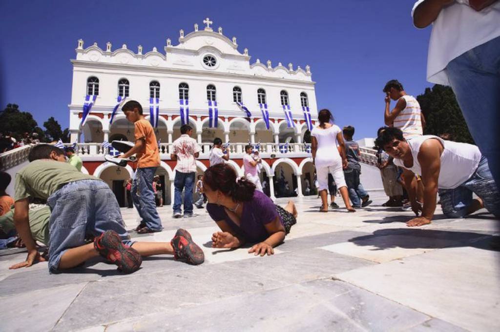 Σαν σήμερα 1823: Βρέθηκε η θαυματουργή εικόνα της Παναγίας της Τήνου - Σήμερα λιτανεία στο νησί