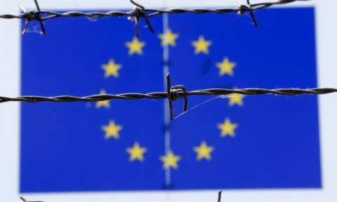 Αυστηρό μήνυμα Κομισιόν προς Ελλάδα: Συμμορφωθείτε με τους κανόνες της Σένκγεν